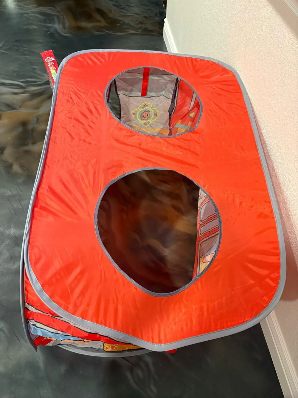 Cocomelon Firetruck Pop-Up Tent Playtime Fun Kids Pretend Play Travel Game